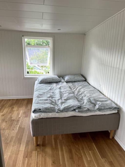 Mysigt Hus Med Natur & Jacuzzi I Olofstorp Göteborg Extérieur photo