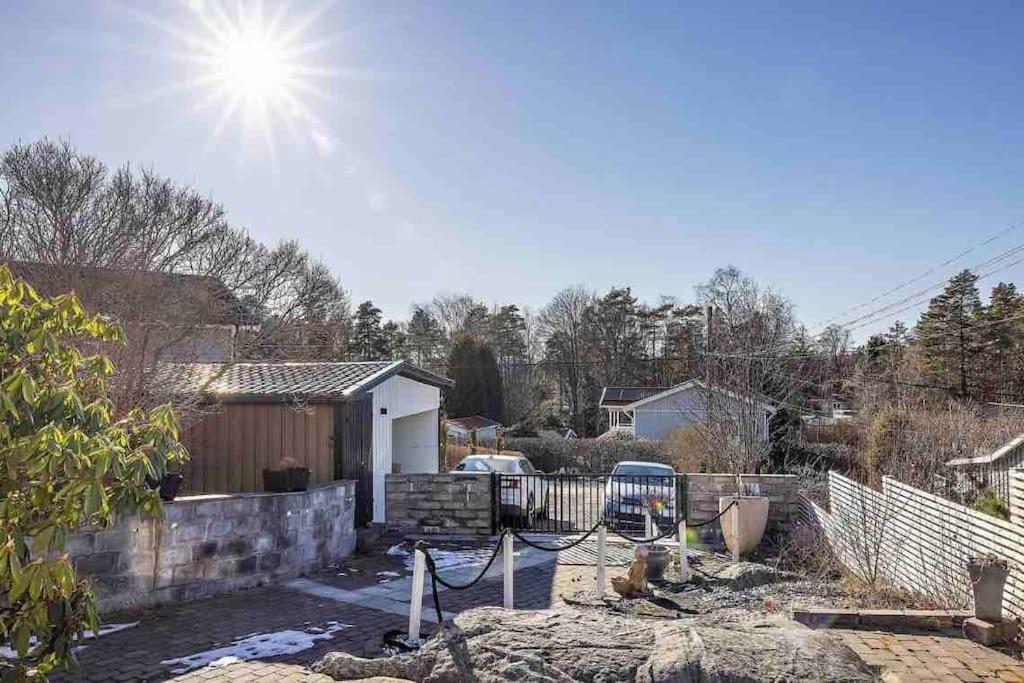 Mysigt Hus Med Natur & Jacuzzi I Olofstorp Göteborg Extérieur photo